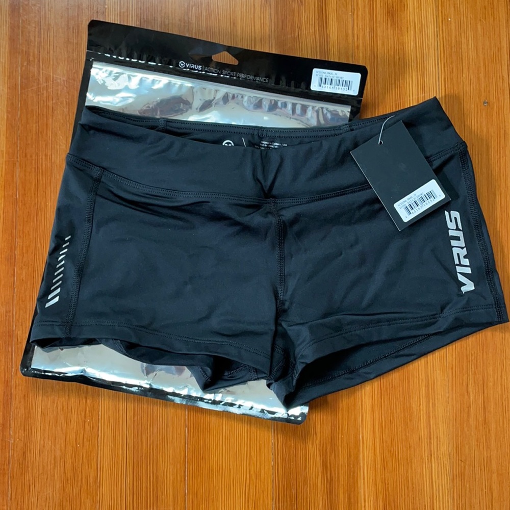 Virus black short